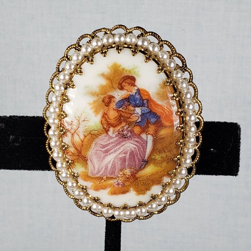Vintage West Germany Oval Gold Tone Faux Pearl Courting Couple Brooch - Picture 3 of 13